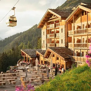 4* Hotel & Carlina